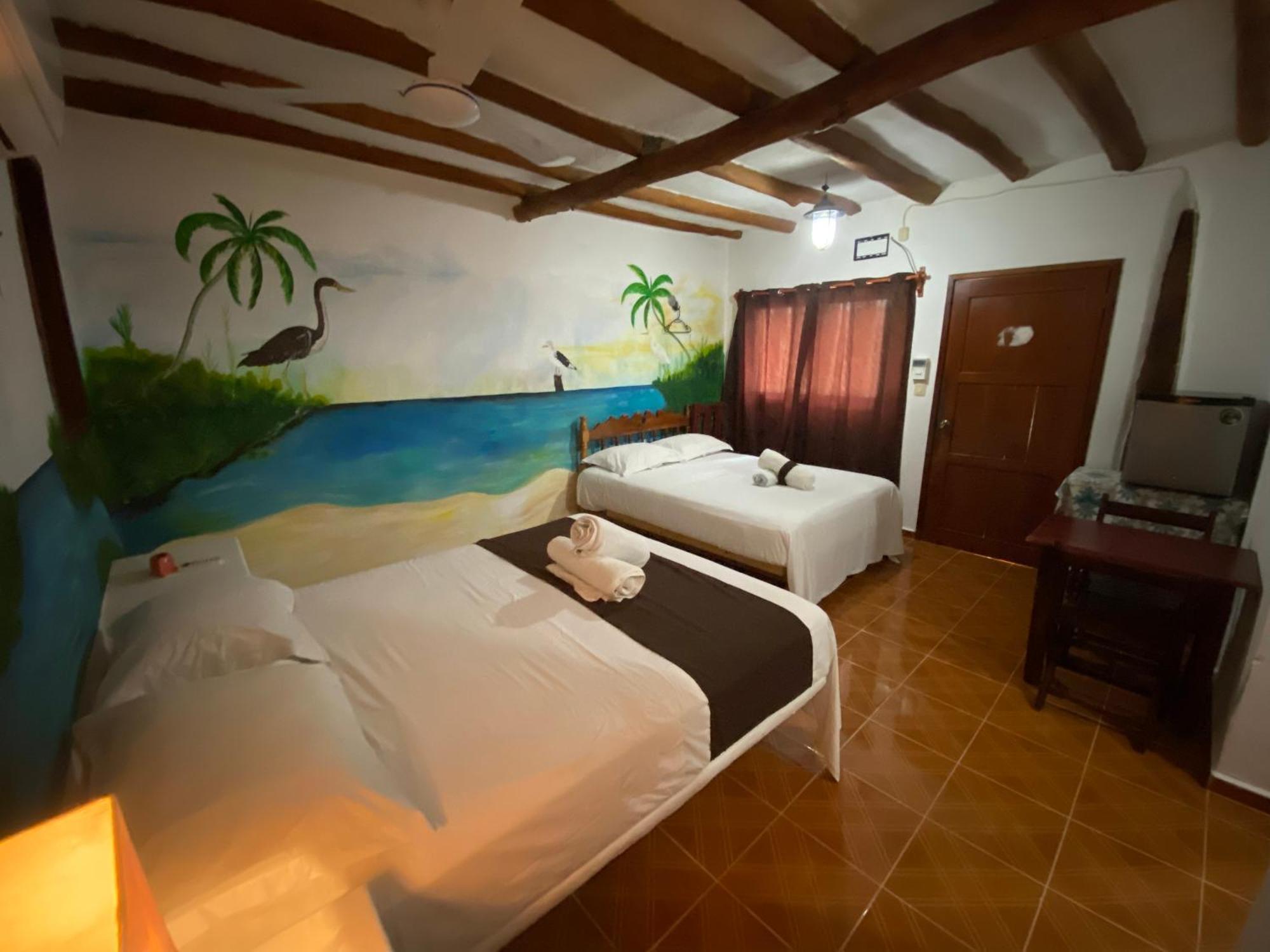 Casa Victor Avila ホルボックス島 エクステリア 写真