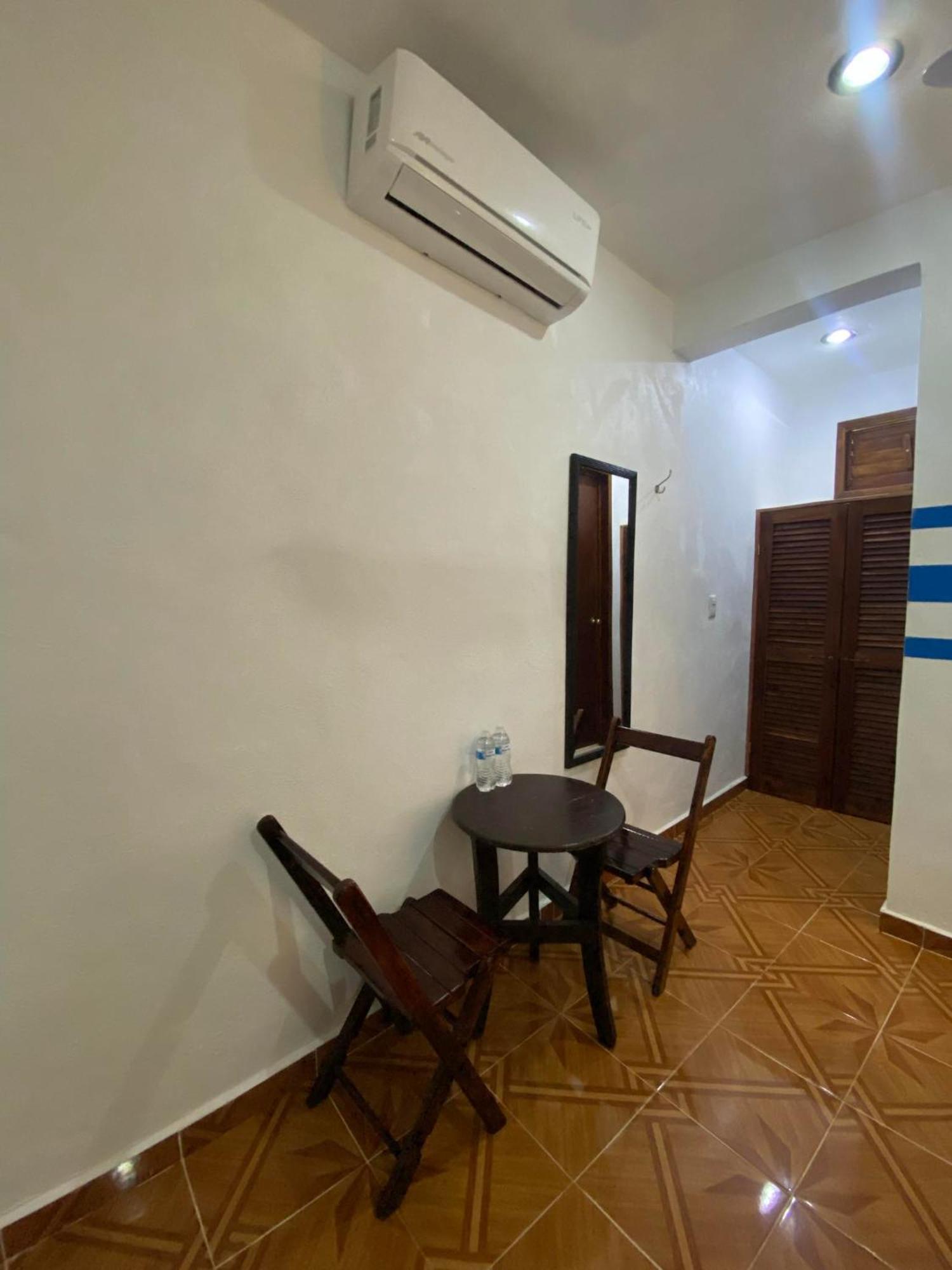Casa Victor Avila ホルボックス島 エクステリア 写真