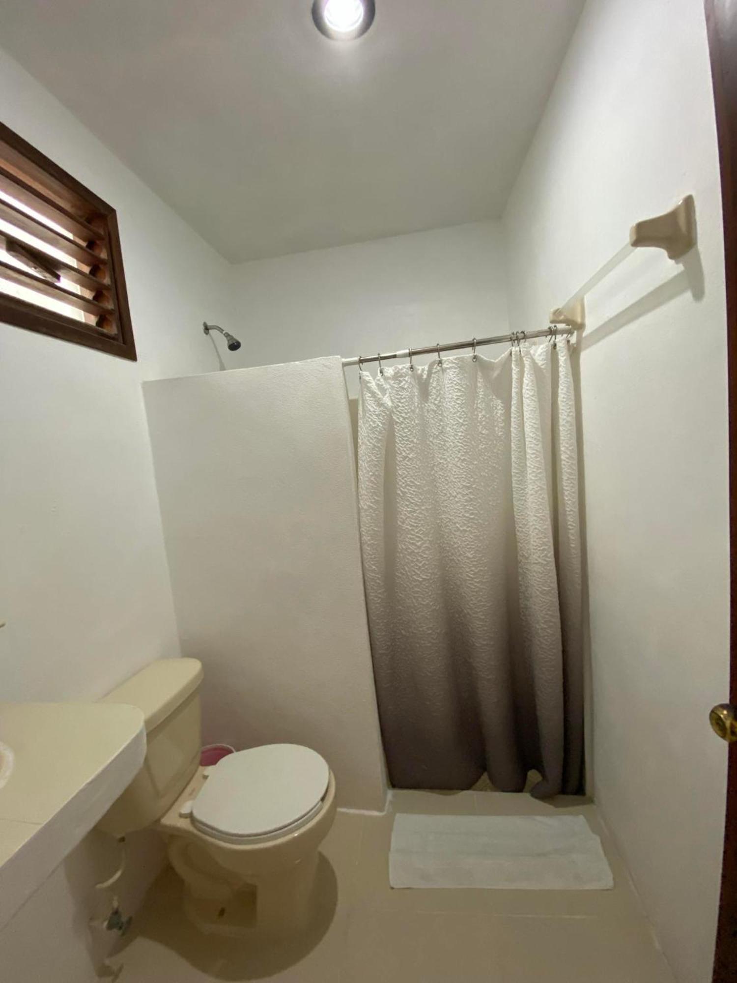 Casa Victor Avila ホルボックス島 エクステリア 写真
