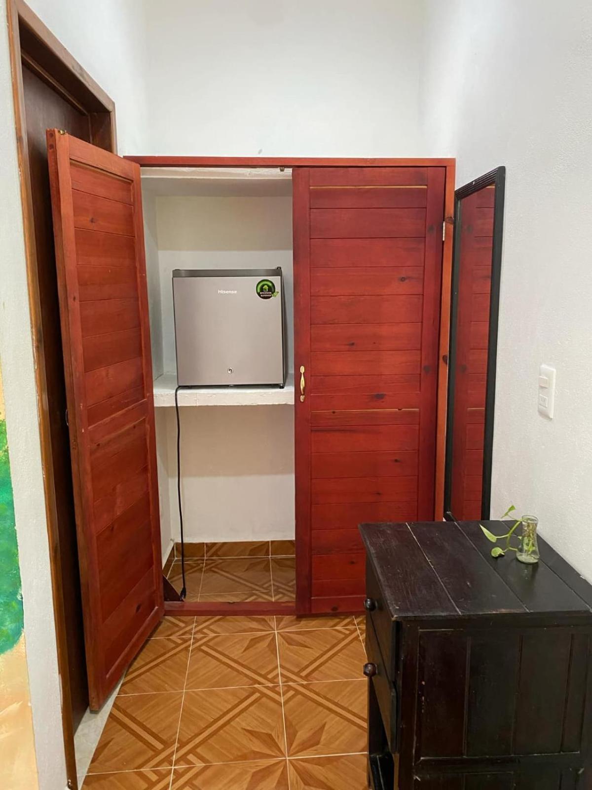 Casa Victor Avila ホルボックス島 エクステリア 写真