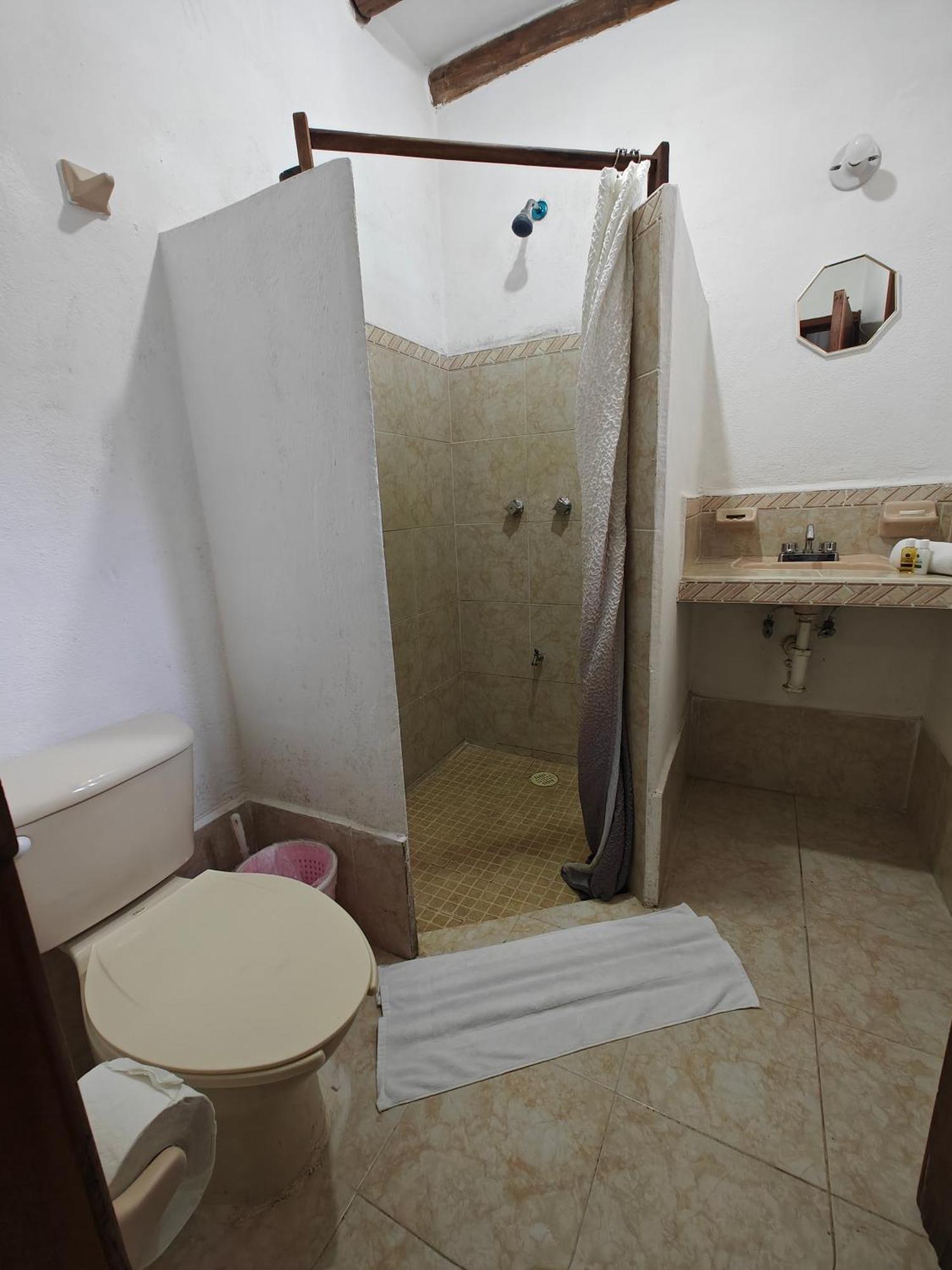 Casa Victor Avila ホルボックス島 エクステリア 写真